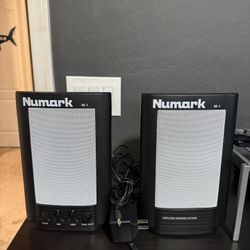 Numark M-1 Speakers