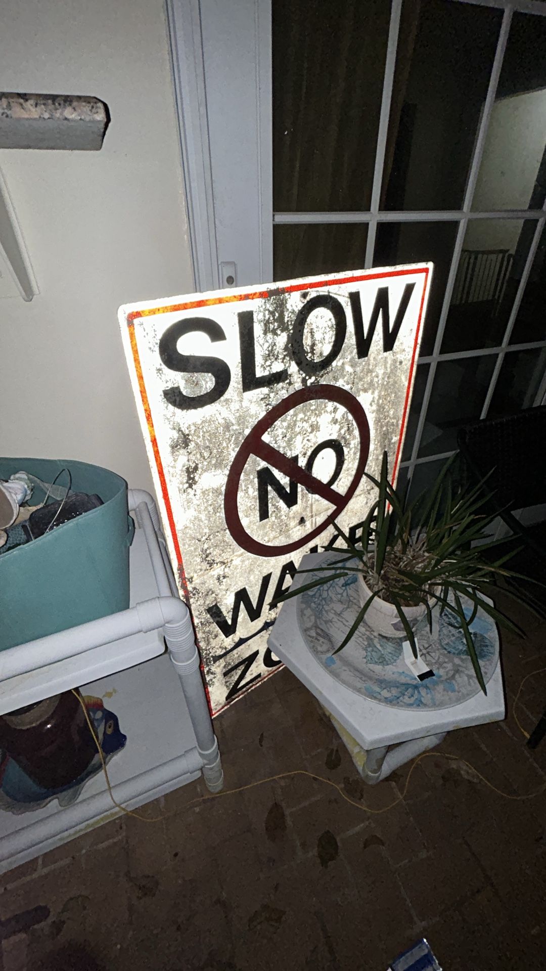Slow No Wake Sign