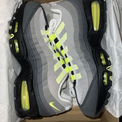 Womens Air Max 95 Big Bubble ‘Neon Yellow’  Size 8.5
