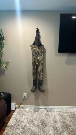Cabela’s Duck Hunting Overalls size 5