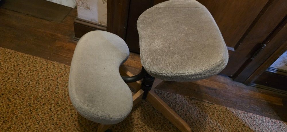 Ergonomic Kneeling Posture Chair