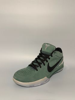 Kobe 4 “Girl Dad” Size 9.5M