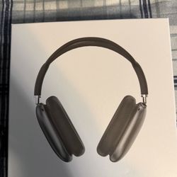 Airpod pro max used with box 