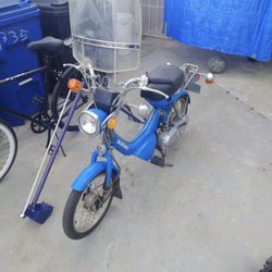 Classic Suzuki Moped 