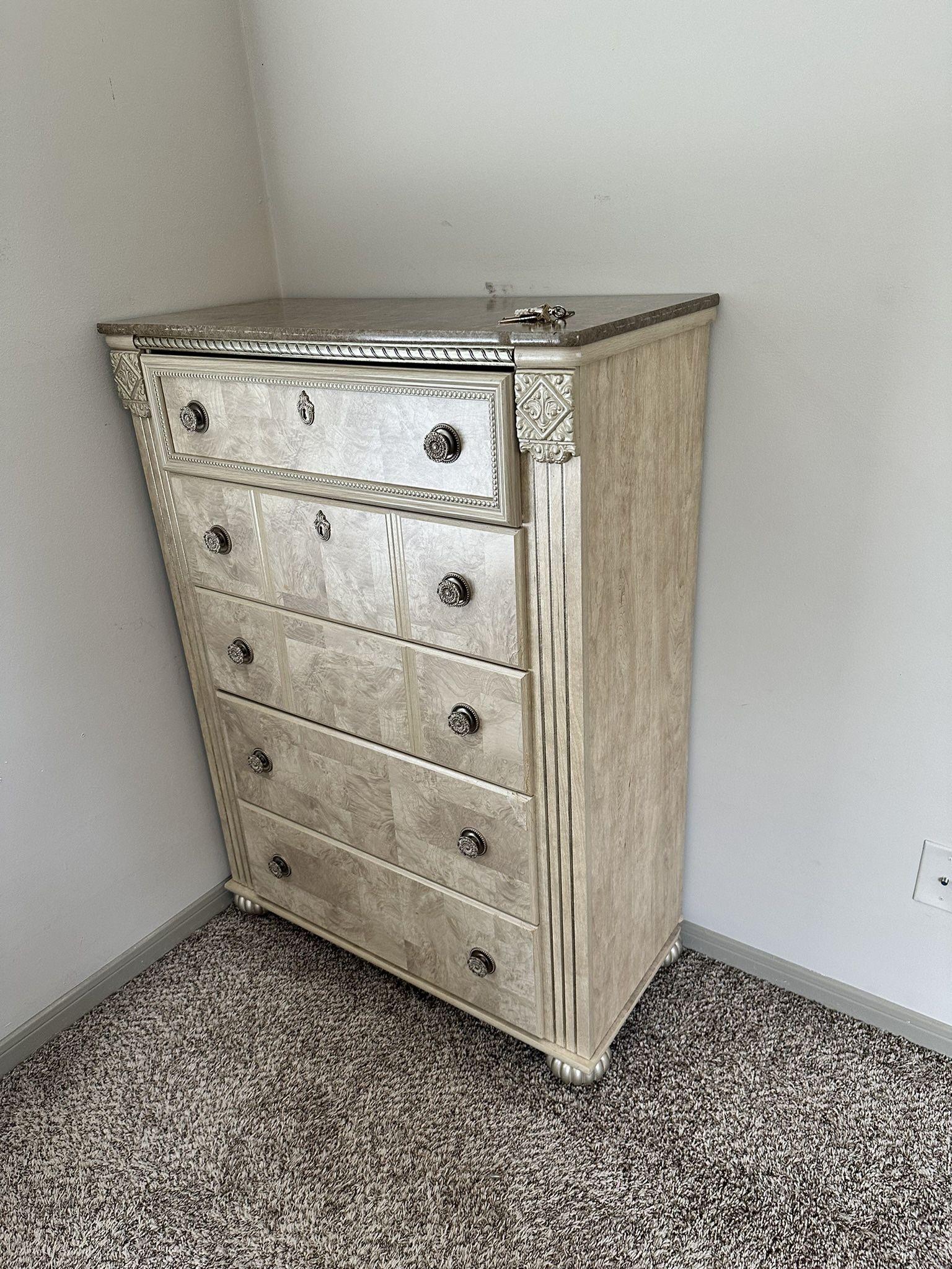 Chest Drawer