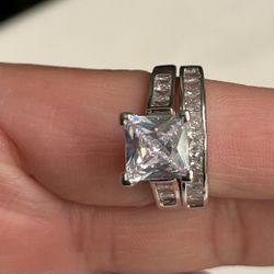SILVER TONE WEDDING RINGS SIZE 7