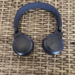 JBL live 400BT wireless headphones