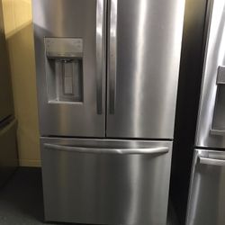 Brand New Fridge With A Scratch And Dent$699.FinancingAvailable No Credit Needed 