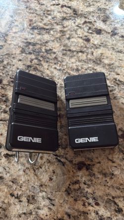 Genie GT90-1/GT912 single bottom Garage Door Opener Excellent Condition.