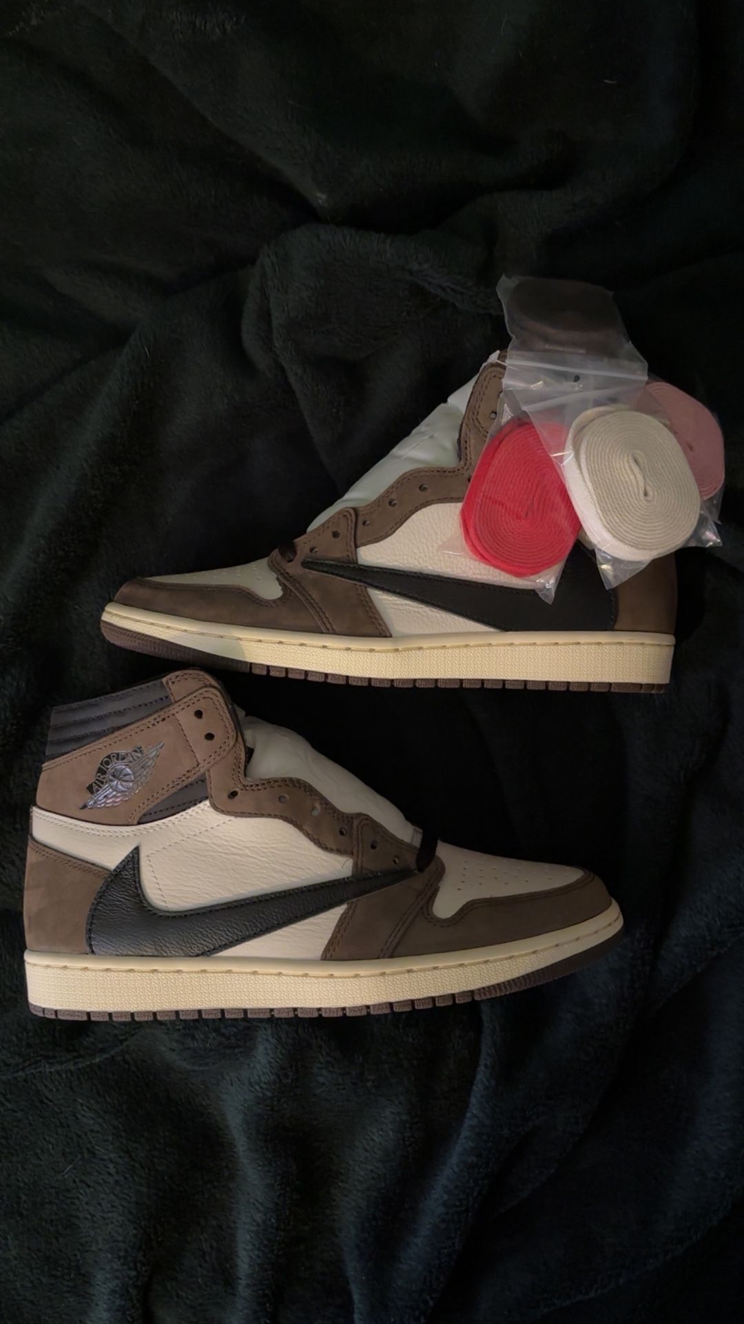 Jordan 1 Travis Scott Mocha