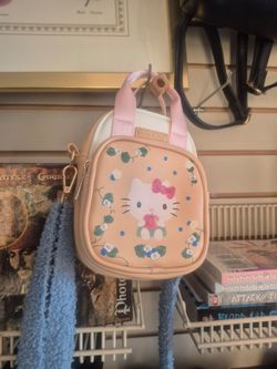 Hello Kitty Mini Crossbody Bag