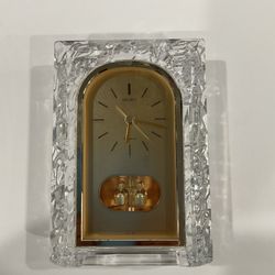CRYSTAL DESK CLOCK W PENDULUM