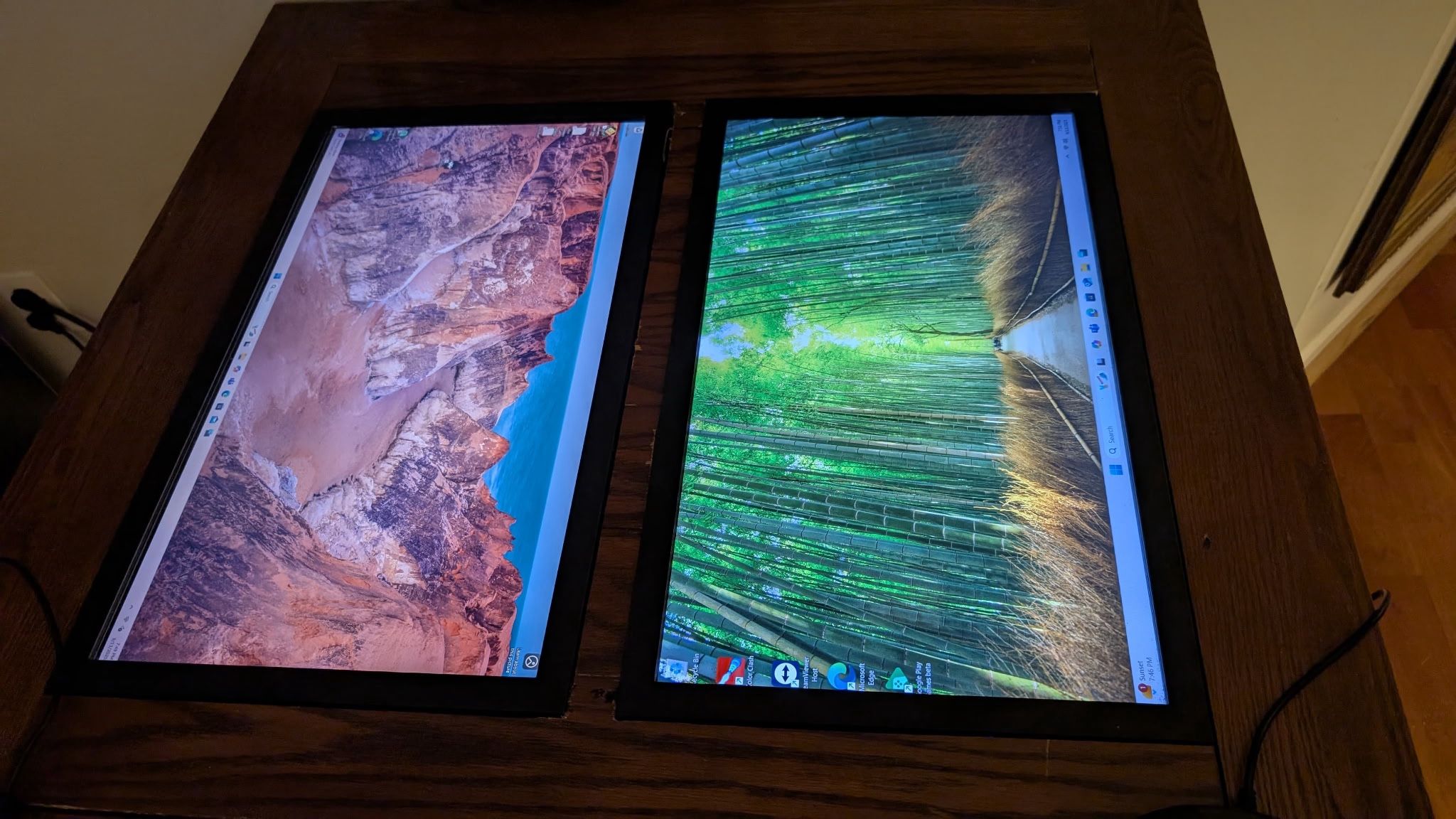 Dual Touchscreen PC-Game Table