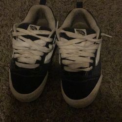 Vans knu skool SHOE SIZE 10.5 us