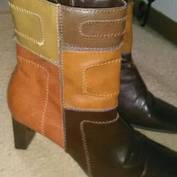 Woman's high heel boots! Size 7 1/2 