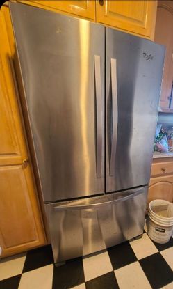 WHIRLPOOL Stainless Silver Full Size Fridge