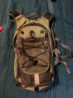 High Sierra Water pack (green n gray)