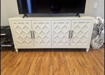 CASELLA WHITE CABINET CONSOLE