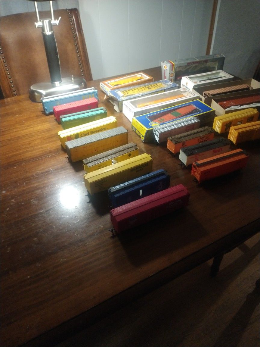 HO Train Cars, Most New, All Are Perfect