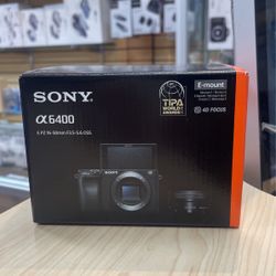 Sony A6400 With 16-50mm Lens