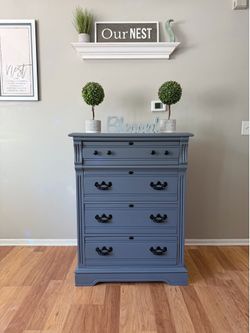 ✨🩶Adorable solid dresser🩶✨