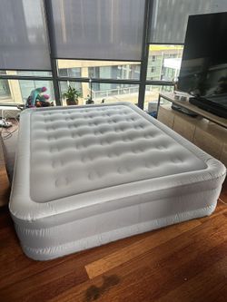 Queen Aerobed Air Mattress