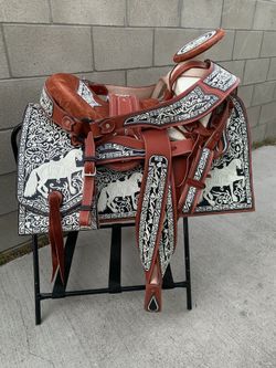 Montura bordada 100% calidad