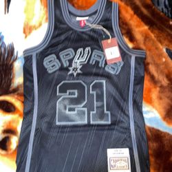 NWT Mitchell & Ness NBA Monochrome Swingman Jersey Spurs 98-99 Tim Duncan Sz S.