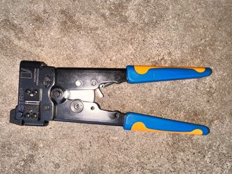 Modular plug  application  tooling