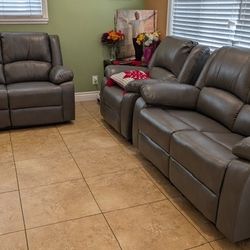 New 3 Piece Recliner Couch Set On Sale / Free Delivery 