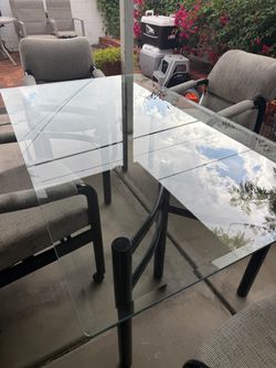 Retro Glass top dinning table (4ppl)