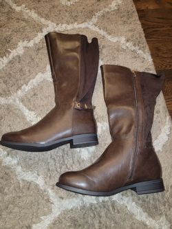 SIZE 9½ WOMAN'S BRAND NEW BOOTS FULL SIDE ZIP 