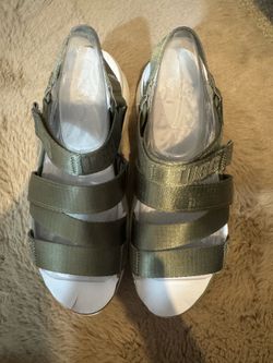 Women’s UGG Sandal