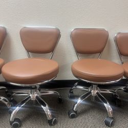 Brown Chairs With Wheels 