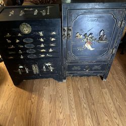 Beautiful Vintage  Japanese jewelry box And  cabinet