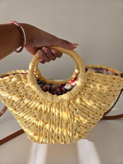 New Woven Straw Tote/Crossbody Bag