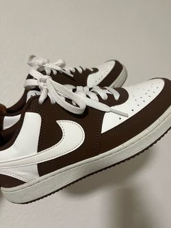 Women’s brown Nike’s size 7