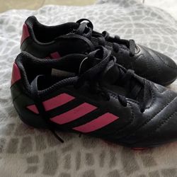 Kid’s soccer cleats