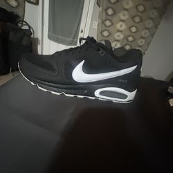 Black/ White Airmax