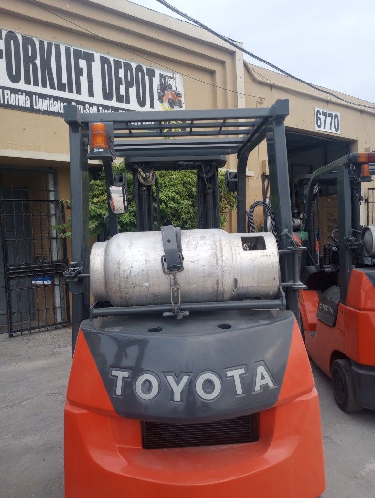 FORKLIFT TOYOTA..#1..WHOLESELERS