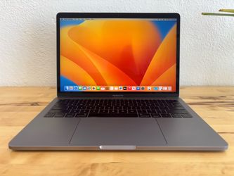 2017 MacBook Pro 13” 256GB / 8GB 2.3 i5 Space Gray