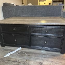 Signature Design by Ashley Tyler Creek Rustic Farmhouse Lift Top Coffee Table