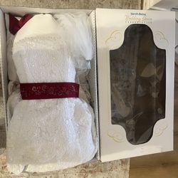 Never worn wedding dress size 12