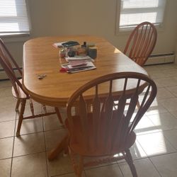 Table & Chairs 