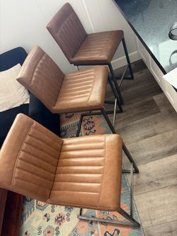 3 Large Tall Barstools 50$ TOTAL