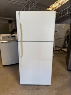 GE REFRIGERATOR