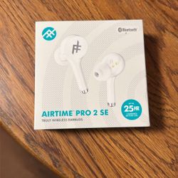 White Airtime Pro 2 SE with Charge Pad