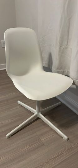 White Swivel Chair with Four-Star Base