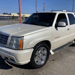 2004 Cadillac Escalade 20in Mud Tires