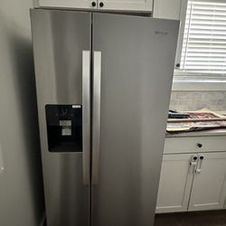 Whirlpool Double Door refrigerator